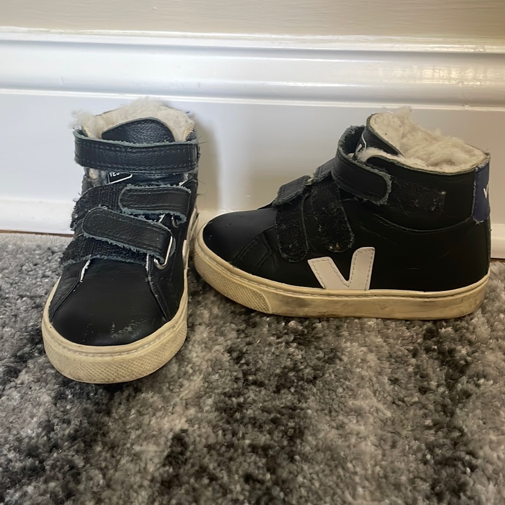 Toddler fur veja